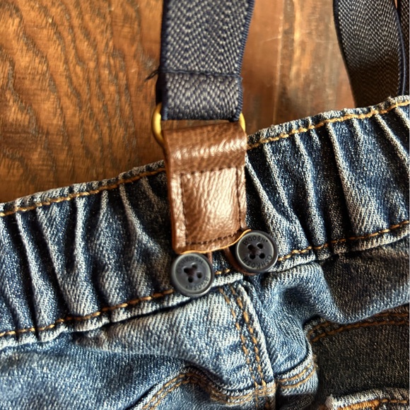 Oshkosh blue jeans with suspenders - Picture 4 of 6